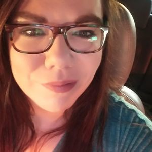 Meet your Posher, Liz